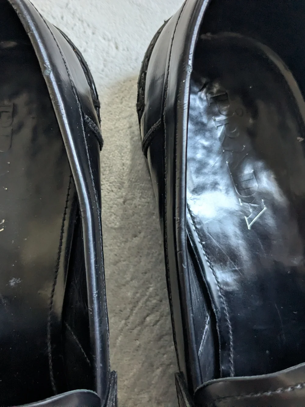 Prada loafers 100%